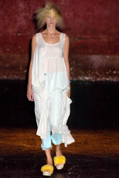 Look 19